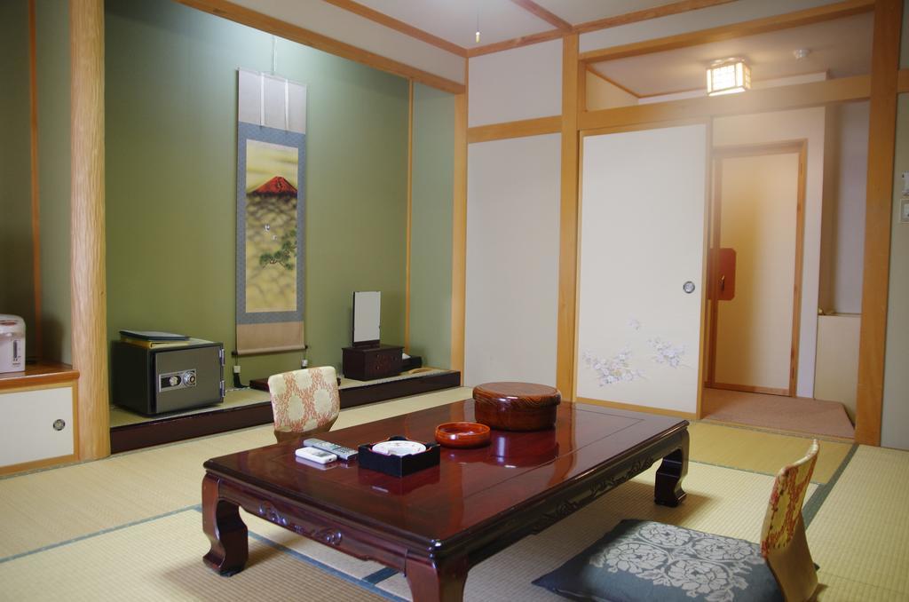 فندق تاكايامافي  رويوكان هيدا بيف-هيدا جيو نو يادو الغرفة الصورة